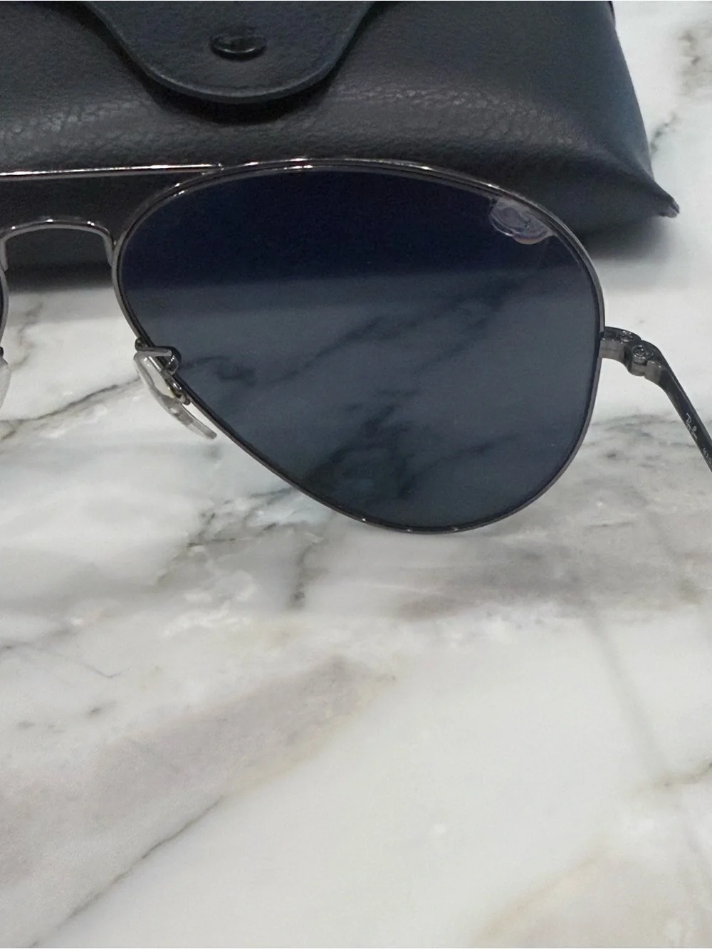 Ray-Ban Aviator Sunglasses in Black and Silver with Case - Picture 6 of 7